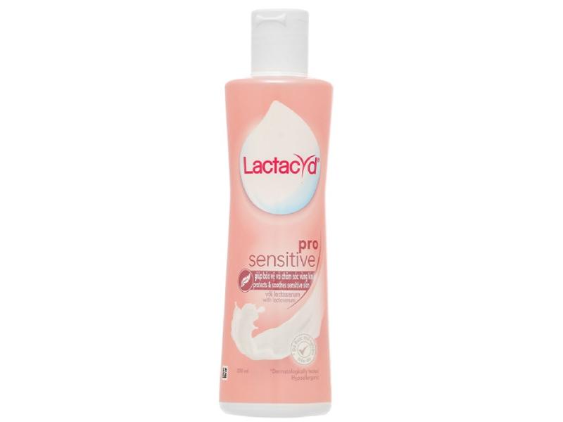 Dung dịch vệ sinh phụ nữ Lactacyd Pro Sensitive bảo vệ và chăm sóc vùng kín (250ml)
